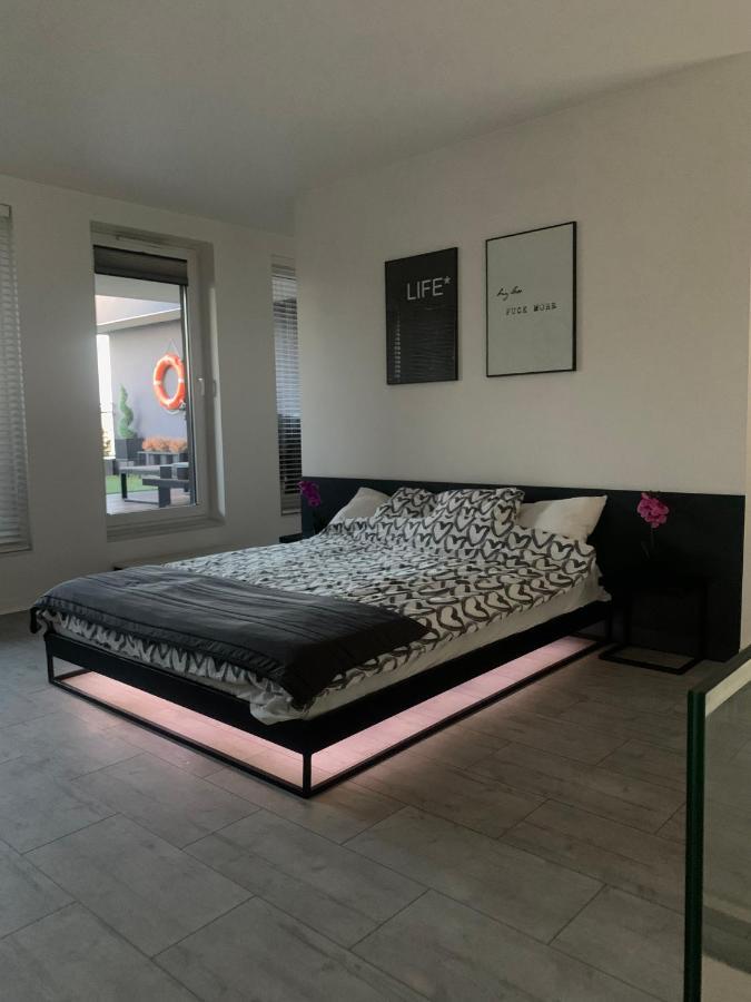 Ekskluzywny Penthouse Z Ogrodem W Centrum Lodzi Exteriér fotografie